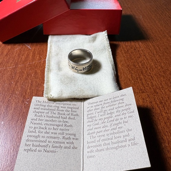 James Avery Silver Ring with Black Engraving - Picture 3 of 4